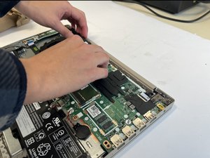 Langkah 6 — Memasang heat sink baru