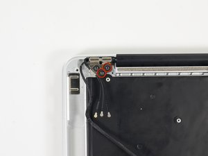 Langkah 4 — Mengencangkan Screws Display