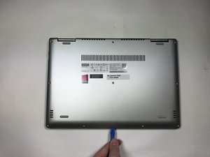 Langkah 2 — Lepaskan Komponen dan Ganti SSD