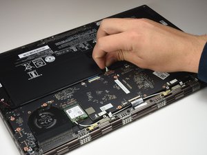 Langkah 4 — Lepaskan Kabel Baterai