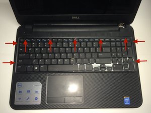 Langkah 2 — Lepaskan Keyboard