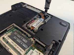 Langkah 6 — Lepaskan Heat Sink