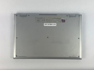 Langkah 1 — Matikan Laptop dan Balikkan