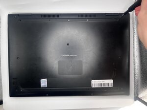 Langkah 1 — Matikan Laptop dan Persiapkan Alat