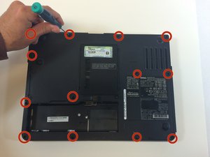 Langkah 5 — Lepaskan Sekrup dan Buka Casing