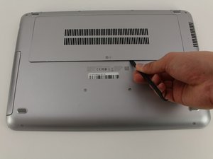 Langkah 2 — Lepaskan Panel Kipas