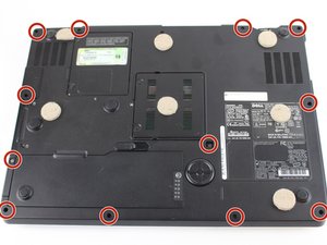Langkah 1 — Mengeluarkan Baterai dan Melepas Screws Di Bawah Casing