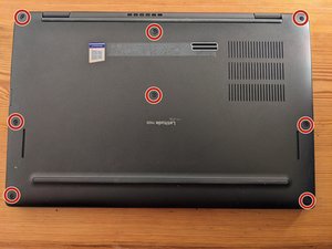Langkah 1 — Menghilangkan Penutup Belakang Laptop