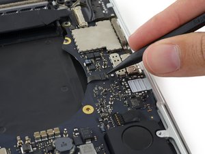 Langkah 6 — Melepas Kabel Speaker