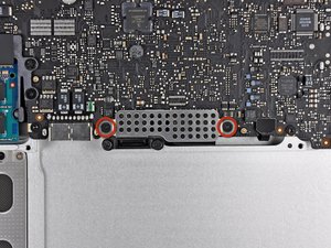Langkah 8 — Melepaskan EMI Shield