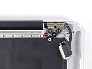 Langkah 2 — Mengencangkan Screws Hinge Bracket