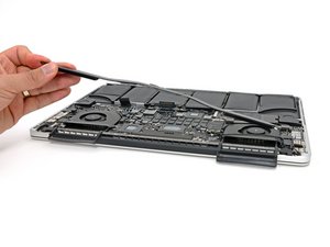 Langkah 4 — Mengangkat Heat Sink dari Laptop