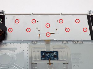 Langkah 9 — Lepaskan Sekrup Keyboard