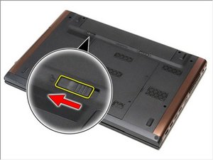 Langkah 2 — Mengeluarkan Baterai dari Laptop