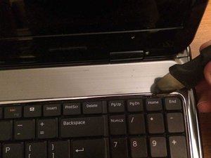 Langkah 4 — Mengangkat Keyboard