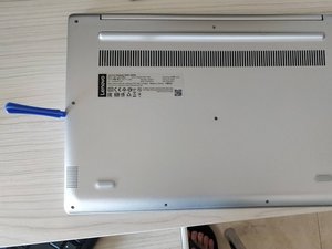 Langkah 1 — Menghilangkan Casing Bawah