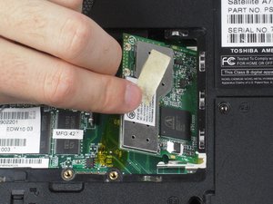 Langkah 4 — Lepaskan Kartu Wi-Fi