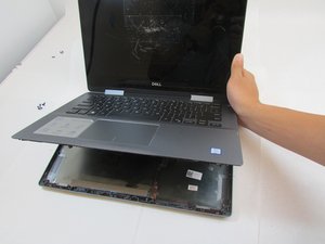Langkah 2 — Membuka Casing dan Mengakses Kipas