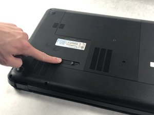 Langkah 1 — Matikan Laptop dan Lepaskan Baterai