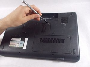 Langkah 2 — Membuka Tutup RAM