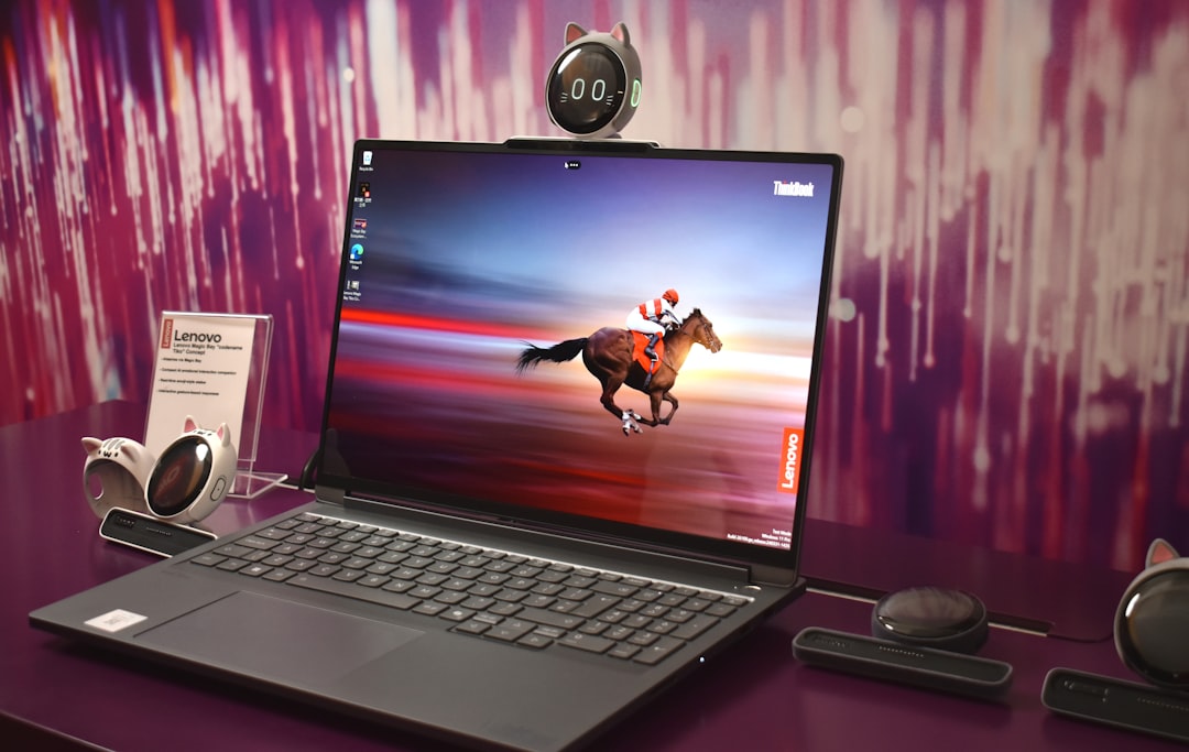 Laptop sedang diisi daya