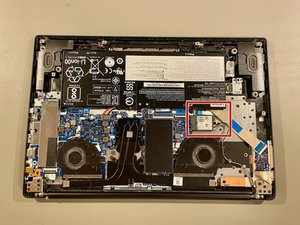 Langkah 3 — Menghubungkan Kabel Antena dan Mainboard