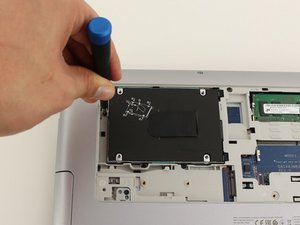 Langkah 3 — Lepaskan Hard Drive
