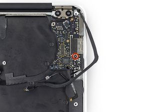 Langkah 5 — Lepas Sekrup I/O Board