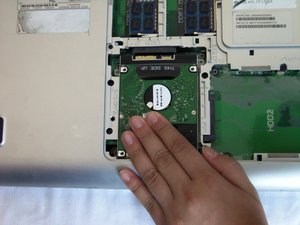 Langkah 6 — Lepaskan Casing Hard Drive