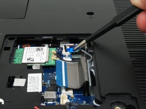 Langkah 7 — Melepaskan Kabel Trackpad
