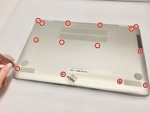 Langkah 2 — Lepaskan Keyboard Plate