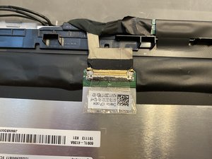 Langkah 2 — Mencari Kabel Penghubung di Bawah Tape