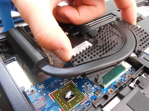 Langkah 5 — Membersihkan dan Mengganti Thermal Paste