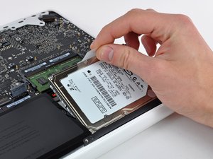 Langkah 3 — Lepaskan Hard Drive