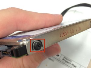 Langkah 5 — Menghilangkan Sekrup