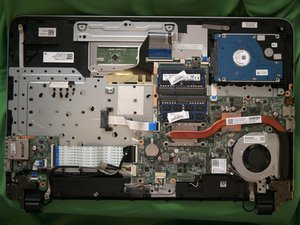 Langkah 5 — Mengganti RAM dan Hard Drive