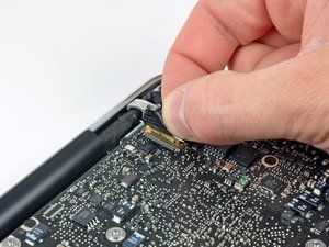Langkah 5 — Lepaskan Kabel Data Layar