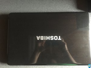 Langkah 1 — Matikan Laptop dan Cabut Kabel