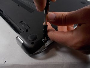 Langkah 5 — Lepaskan Kabel Hard Drive