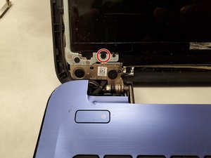 Langkah 4 — Melepas Kabel Layar