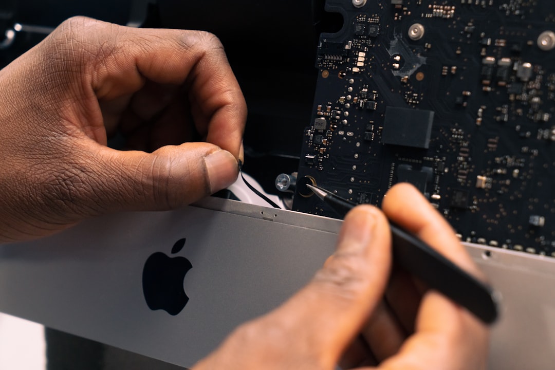 Laptop Sering Restart Sendiri atau Blue Screen — Penyebab Hardware