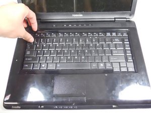 Ganti Hinge Laptop Toshiba Satellite L305-S5875