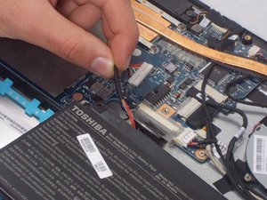 Langkah 4 — Menghubungkan ulang kabel baterai