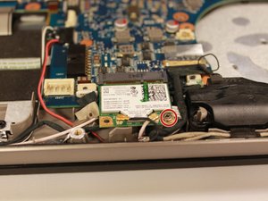 Langkah 6 — Langkah 6: Lepaskan Wireless Adapter
