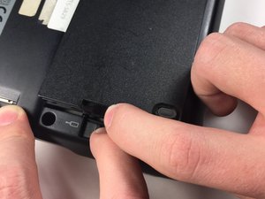 Langkah 2 — Lepaskan Disk Drive