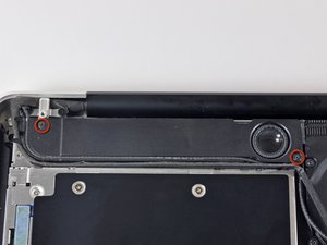 Langkah 5 — Menghilangkan Screws Subwoofer