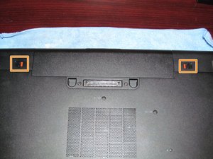 Langkah 2 — Mengganti Hard Drive