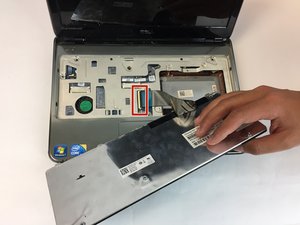 Langkah 3 — Mengganti Hard Drive