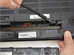 Langkah 2 — Membuka Panel Belakang