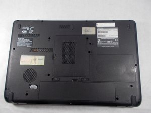 Langkah 1 — Matikan Laptop dan Buka Bagian Bawah